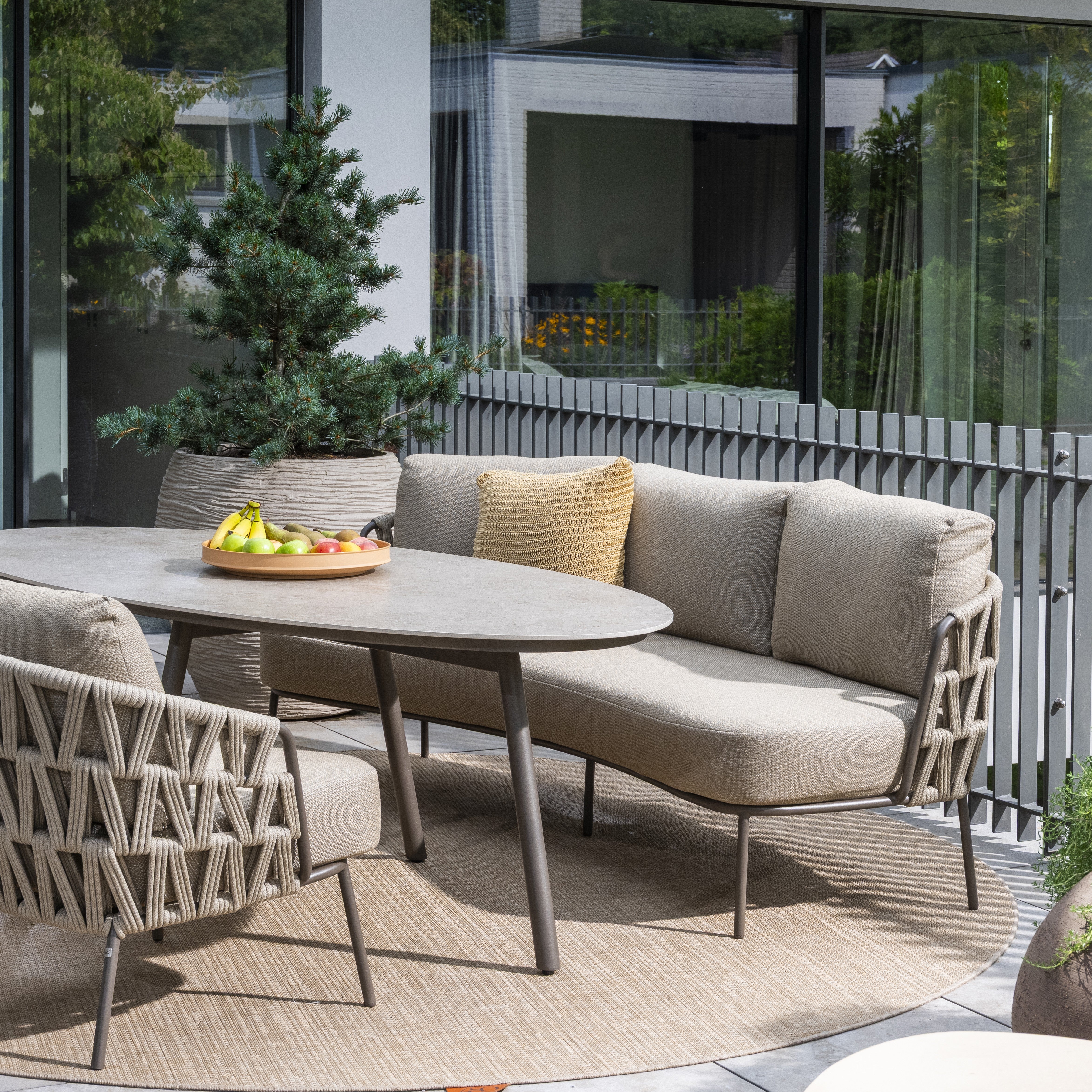 Low Dining Bank Mallorca