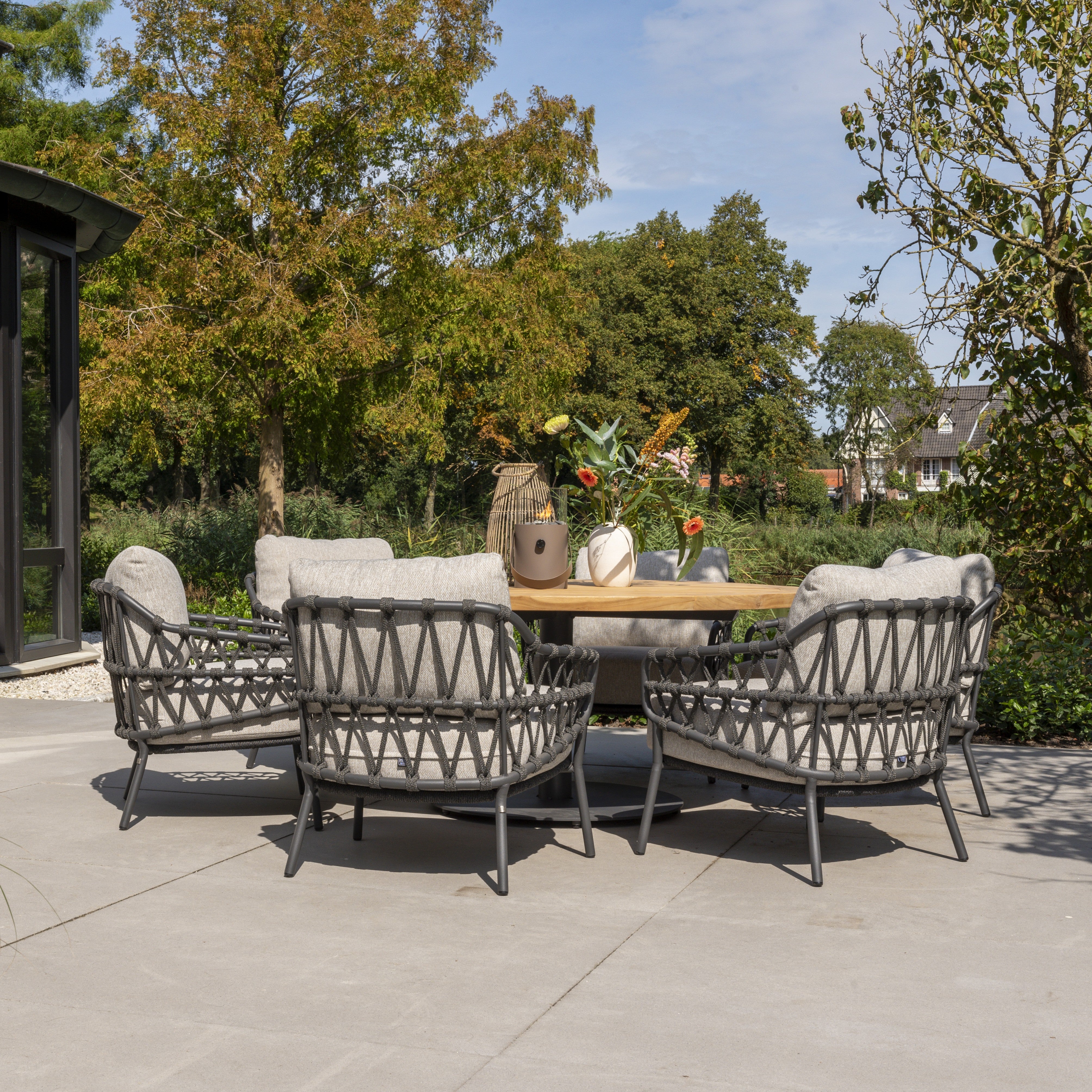 Low dining stoel Calpi