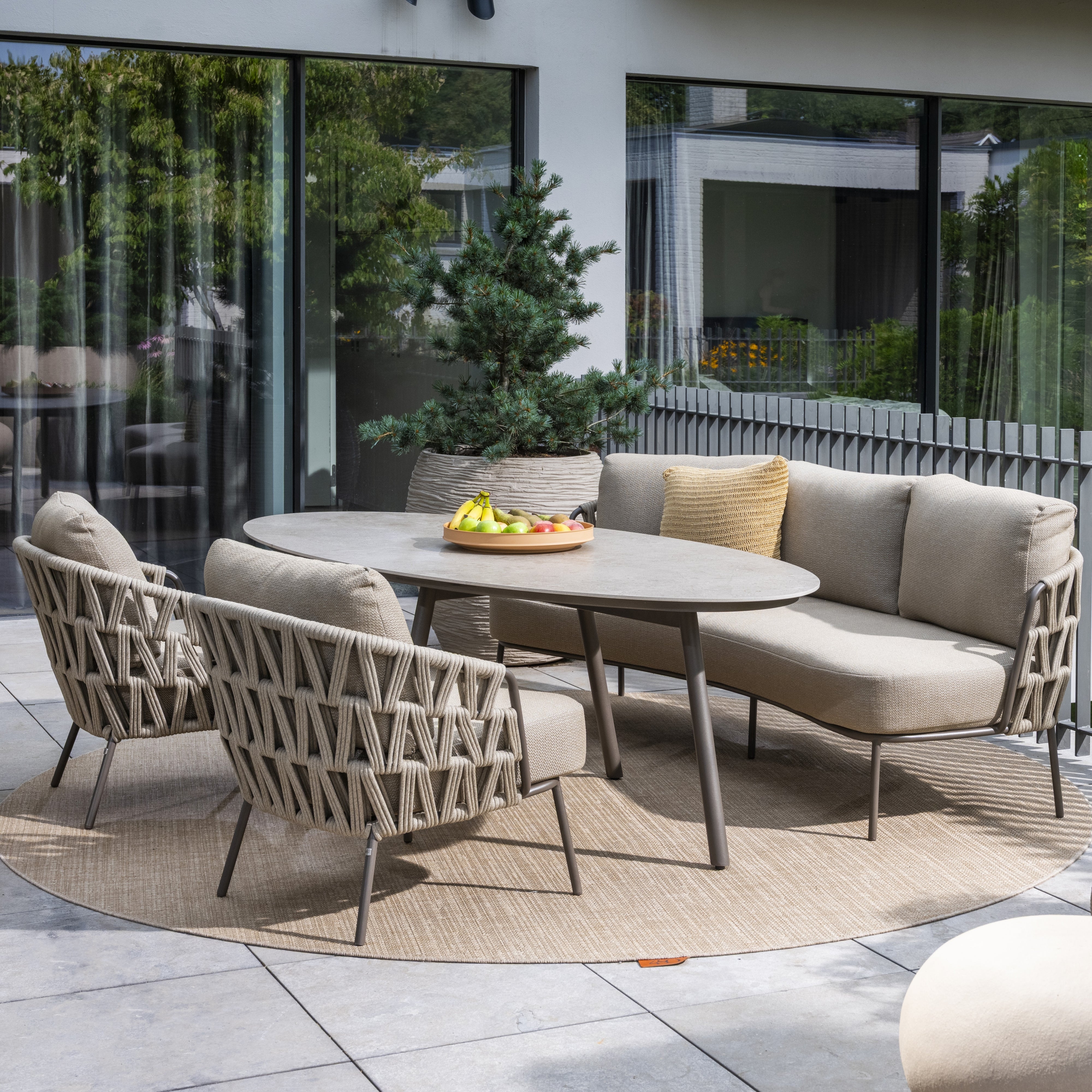 Low dining tafel Salute